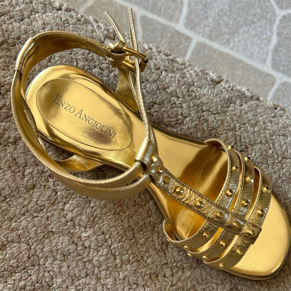 Enzo Angiolini gold gladiator sandals. Worn once! Size 7